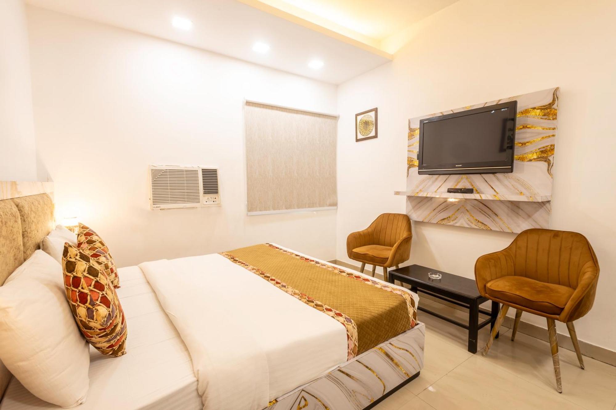 Hotel Cosmo Near Blk Hospital Karol Bagh เดลี ภายนอก รูปภาพ