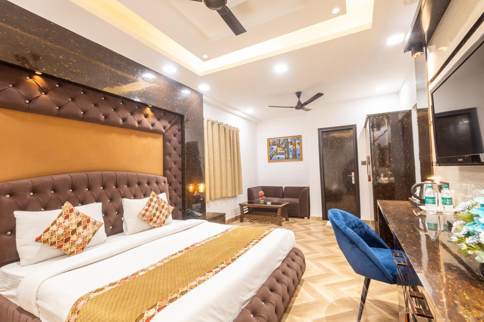 Hotel Cosmo Near Blk Hospital Karol Bagh เดลี ภายนอก รูปภาพ