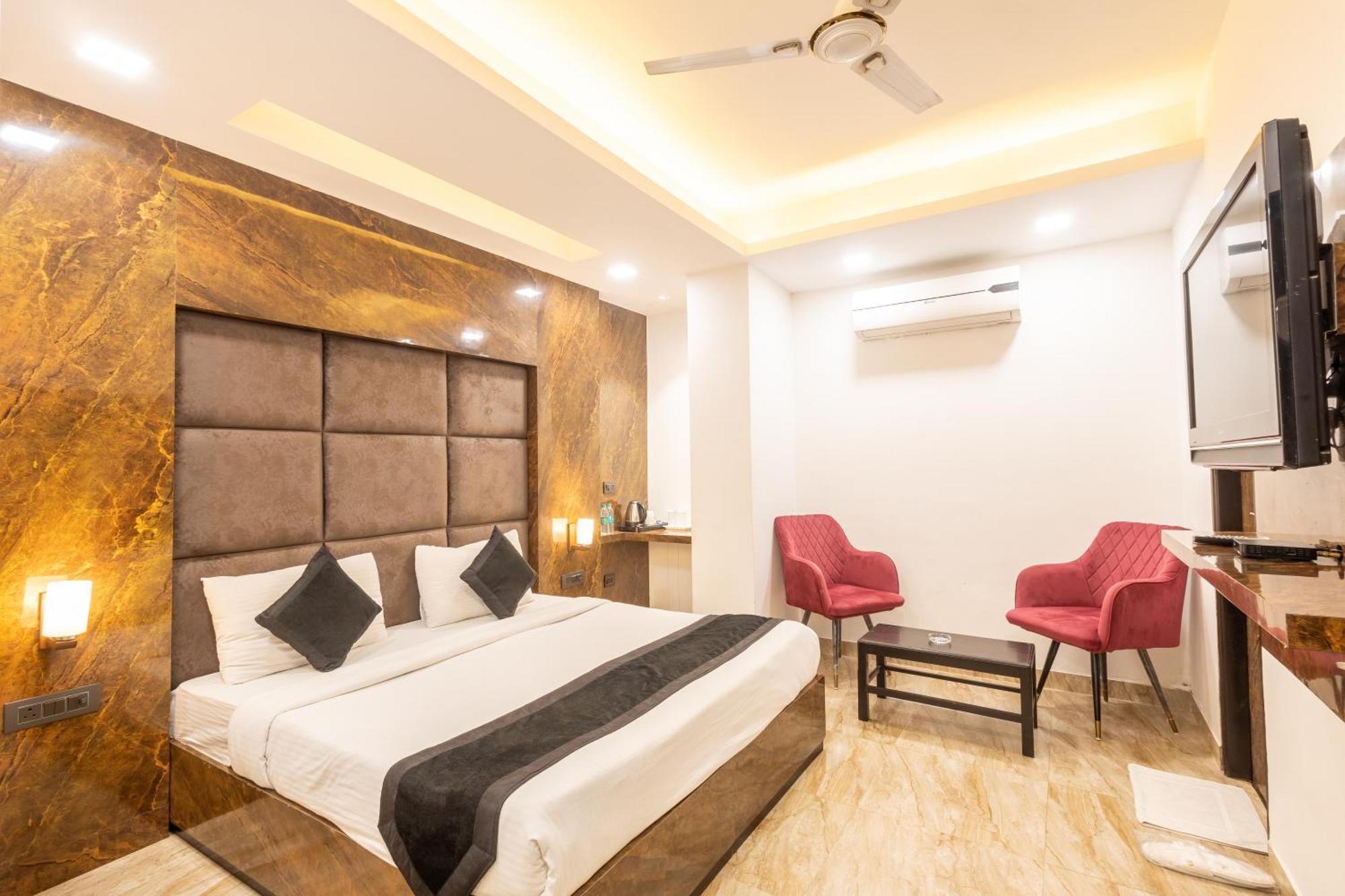 Hotel Cosmo Near Blk Hospital Karol Bagh เดลี ภายนอก รูปภาพ