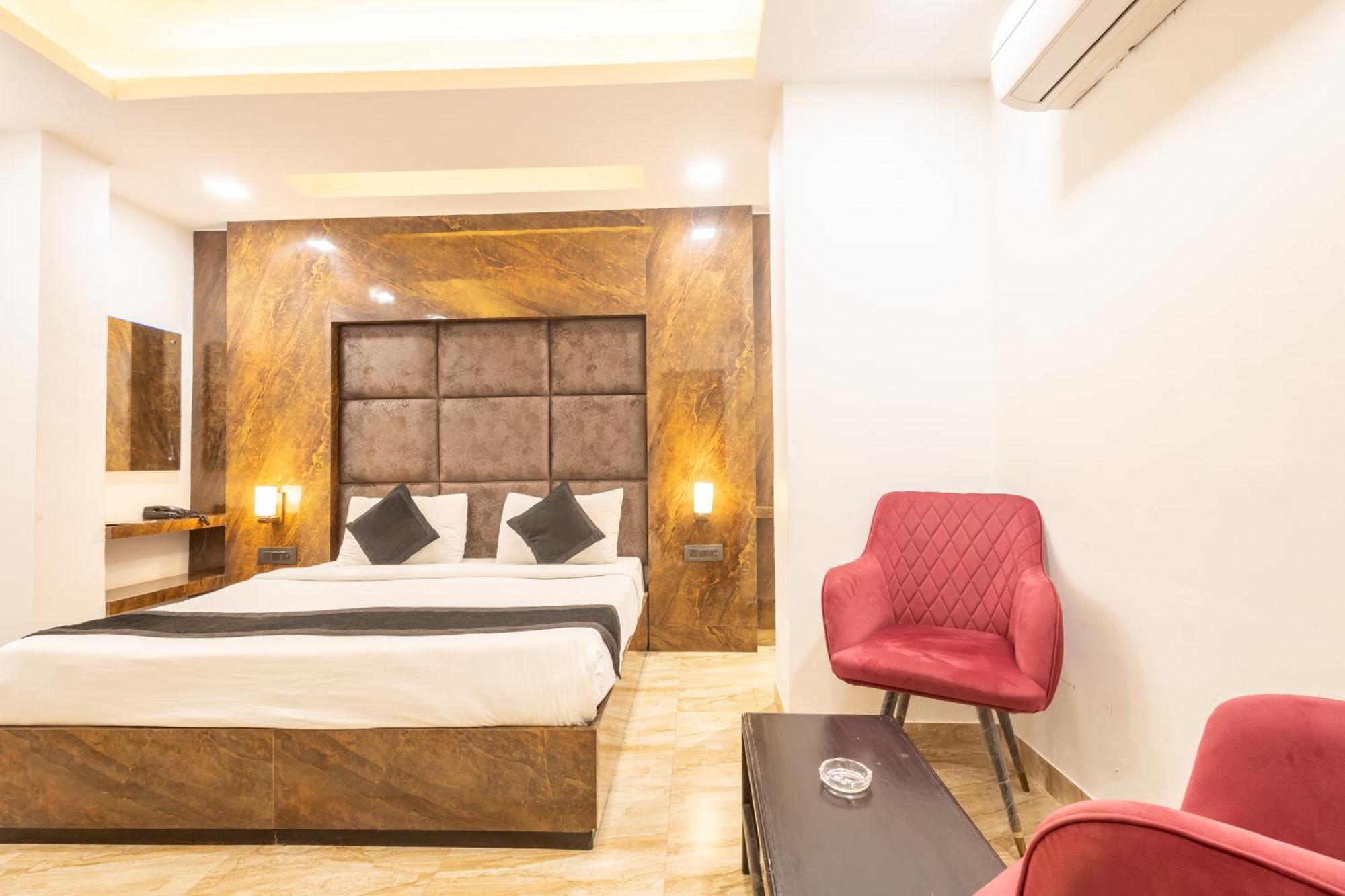 Hotel Cosmo Near Blk Hospital Karol Bagh เดลี ภายนอก รูปภาพ