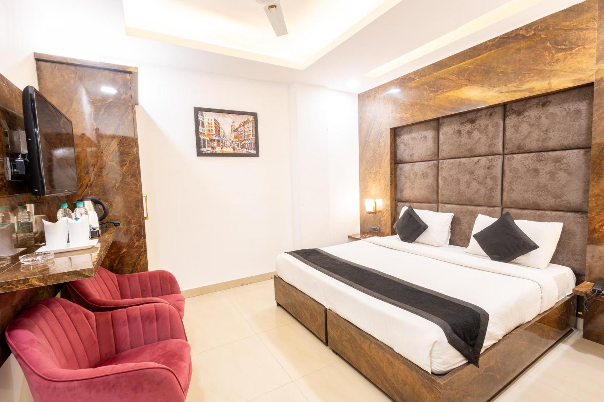 Hotel Cosmo Near Blk Hospital Karol Bagh เดลี ภายนอก รูปภาพ
