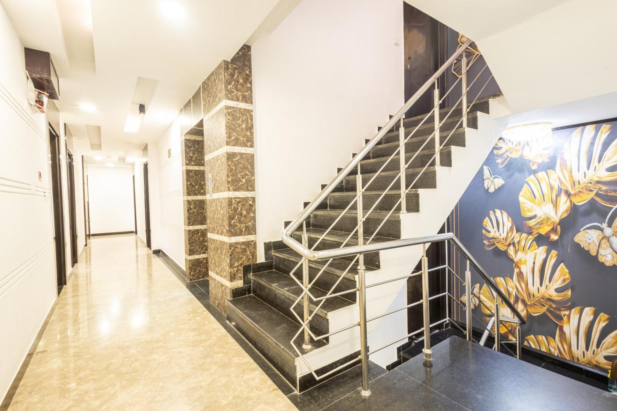 Hotel Cosmo Near Blk Hospital Karol Bagh เดลี ภายนอก รูปภาพ