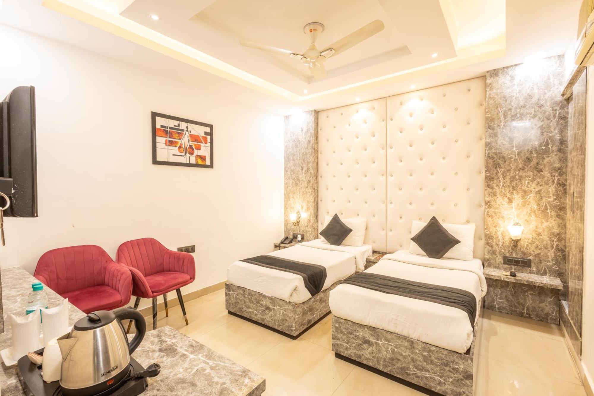 Hotel Cosmo Near Blk Hospital Karol Bagh เดลี ภายนอก รูปภาพ